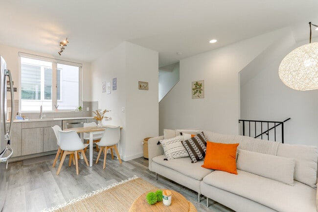 Photo - 128A W Florentia St Unit SI ID1520970P