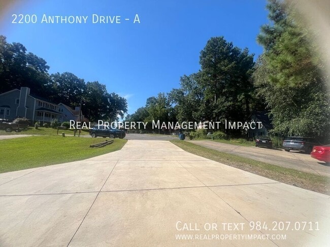 Photo - 2200 Anthony Dr