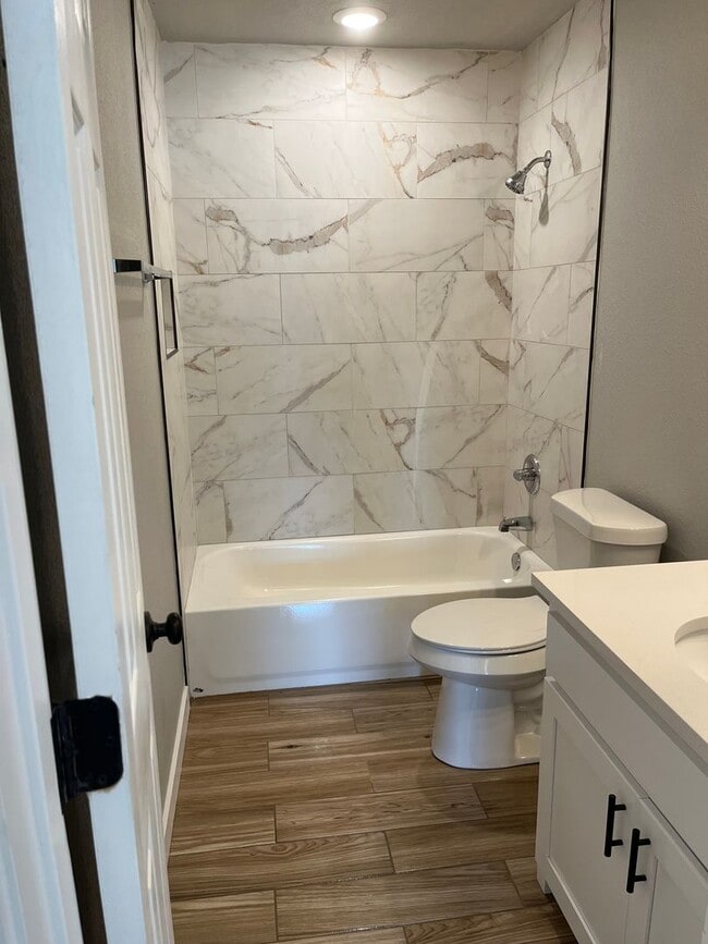 Photo - 811 N 35th St Unit B