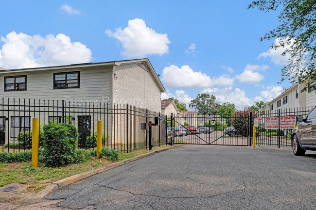 Photo - 696 Hobbs Dr