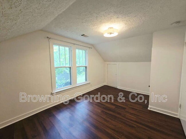 Photo - 1218B Chester Ave
