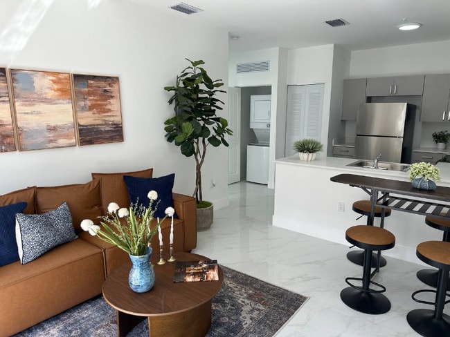 Photo - 1453 W 29th St