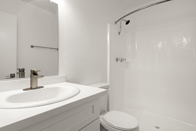 Bright and thoughtfully-designed bathrooms made for daily ease.