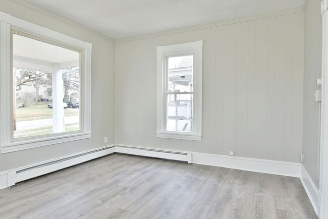 Photo - RENTALS AVAILABLE IN NILES