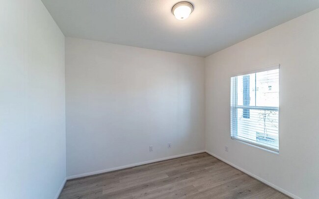 Photo - 200 Copper Lily Dr