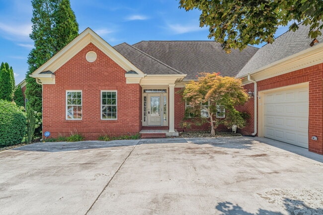 Photo - 104 Sunali Ln