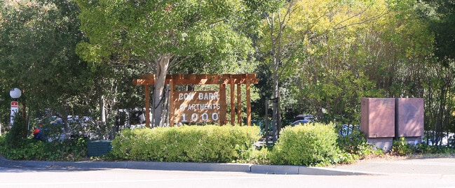 Cowbarn Apartments - Cowbarn Apartments