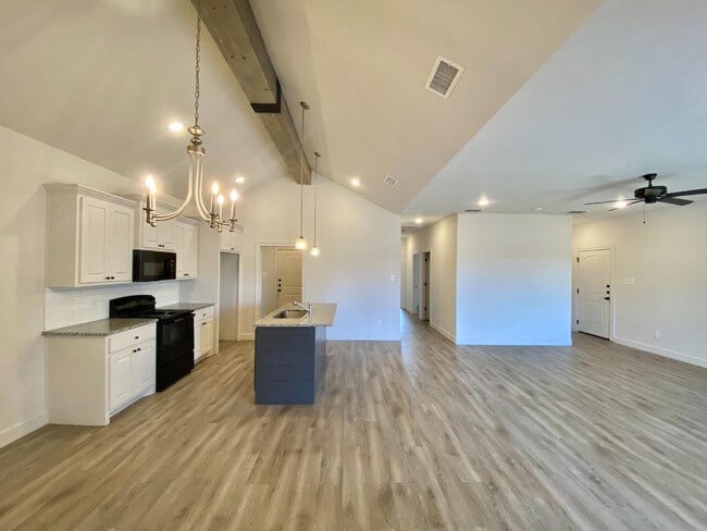 Photo - 1703 102nd St
