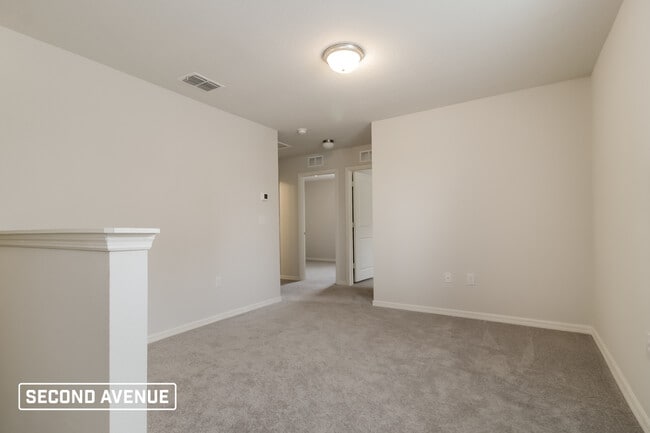 Photo - 280 Begonia Ln