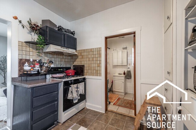 Photo - 2140 W Race Ave Unidad 2