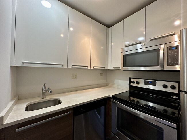 Photo - 925 W Carmen Ave Unit E3