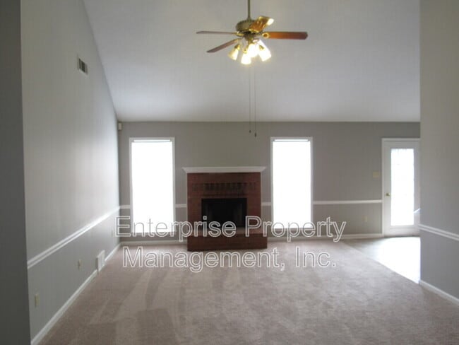 Photo - 7037 Meadowlands Pl