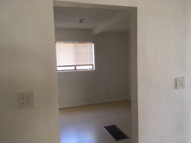 Photo - 1118 N Yosemite Ave