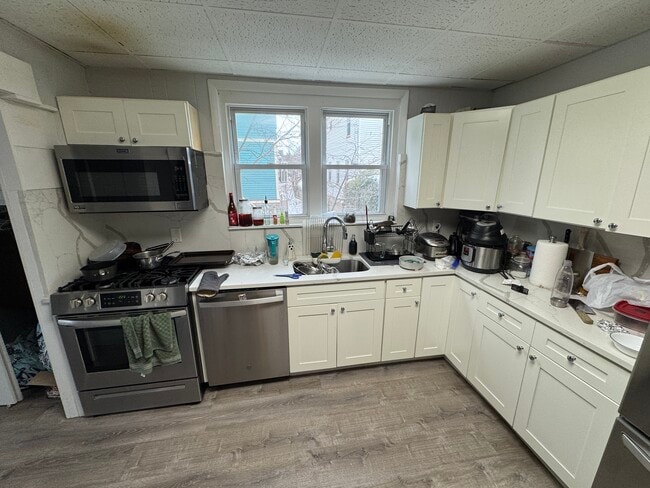 Building Photo - 11 Burnham St Unit 1