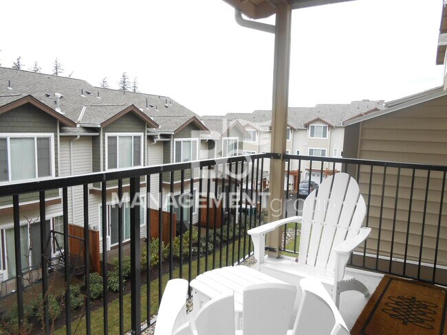 Photo - Beautiful Townhome Located In NW Portland's Timberland Community