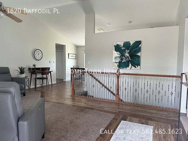 Photo - 1620 Daffodil Pl