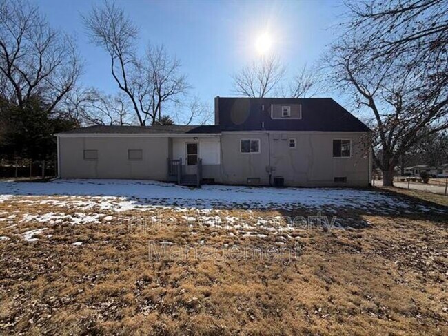 Photo - 8385 Latty Ave