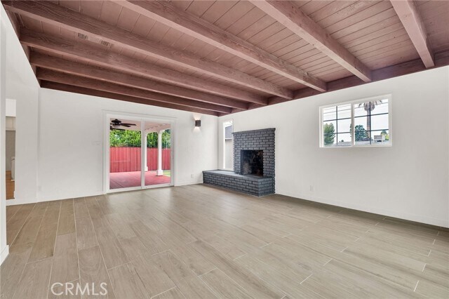 Photo - 20756 Saticoy St
