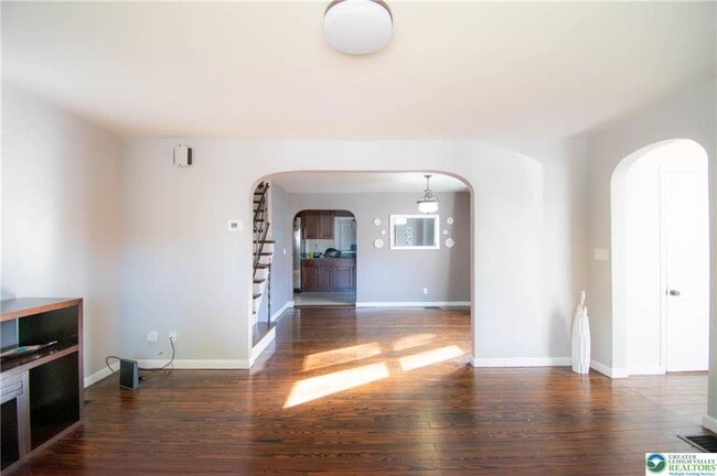 Photo - 112 W Grant St