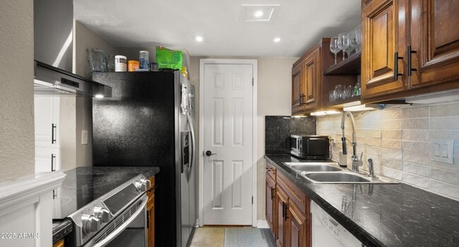 Photo - 8135 N 32nd Dr