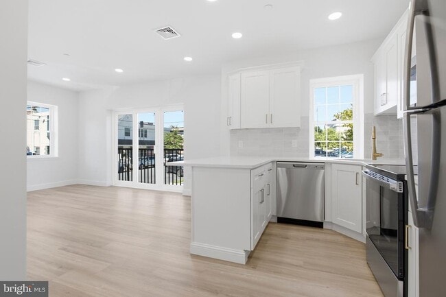 Building Photo - 21 W Front St Unit 2B