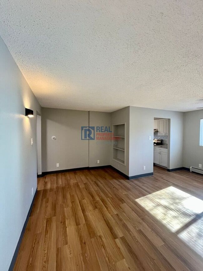 Photo - 3305 W Cedar Ave