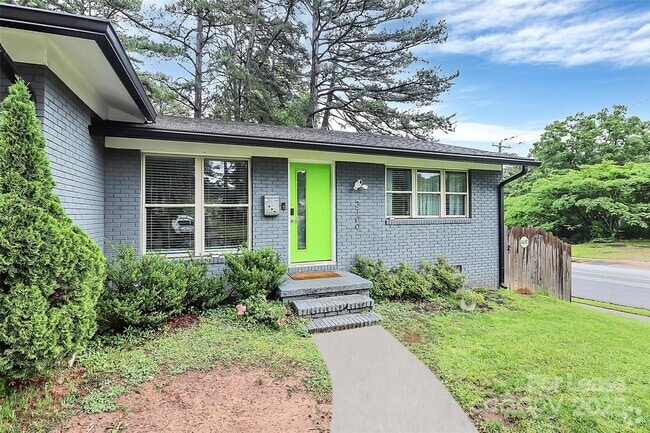 Building Photo - 3100 Erskine Dr Rental