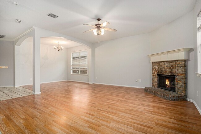 Photo - Brick, 3-2-2 in Little Elm