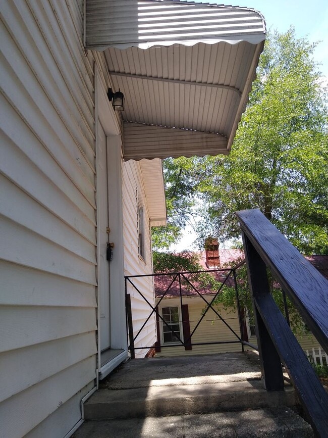 1548 1/2 Schley Street Upstairs Unit - 1548 1/2 Schley Street Upstairs Townhome Unit