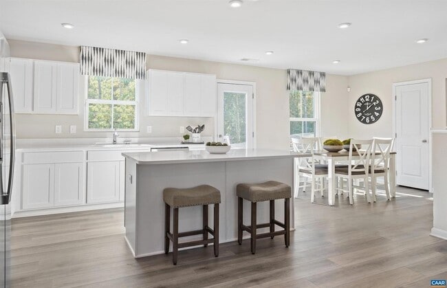 Photo - 92 Everglades Rd