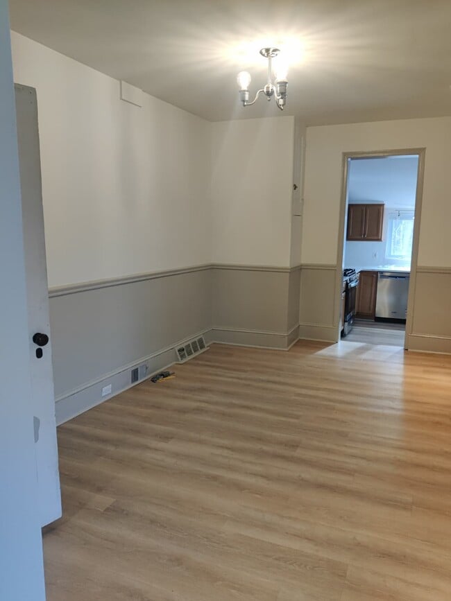 Photo - 7713 Union Ave