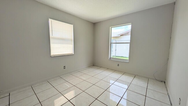 Photo - 4757 Arthur St