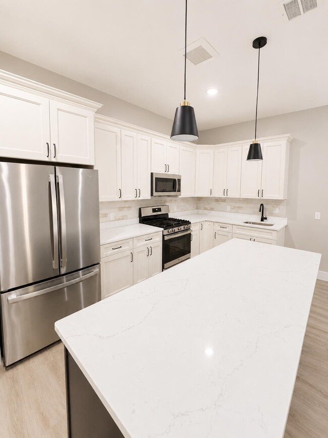 Building Photo - 6121 Bergenline Ave Unit 302