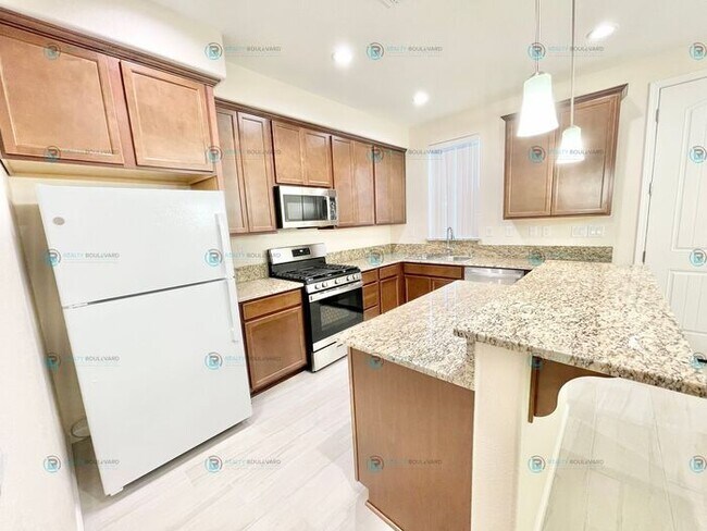 Photo - Half Month Free Look and Lease Special!!! ...