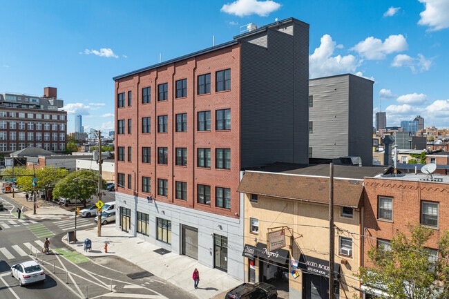 943 Washington Ave