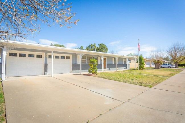 Photo - 1403 W Bonita Dr