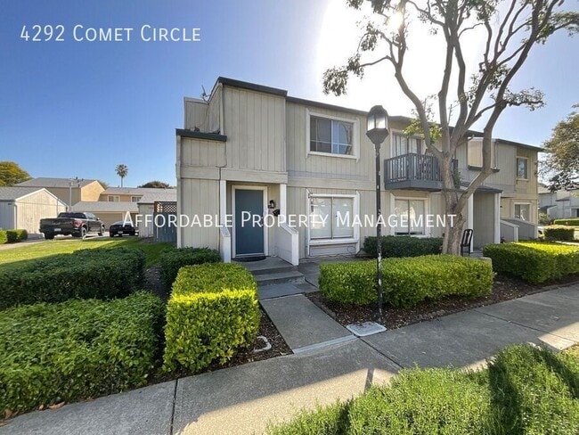 Building Photo - 4292 Comet Cir