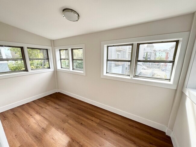 Photo - 72 Belden St Unit 2