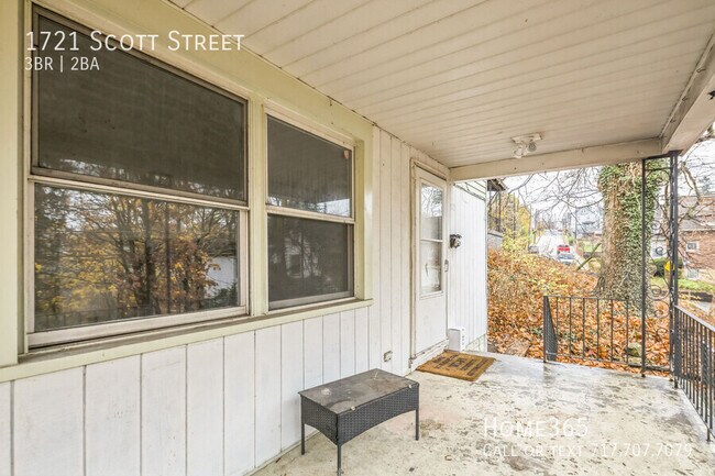 Photo - 1721 Scott St