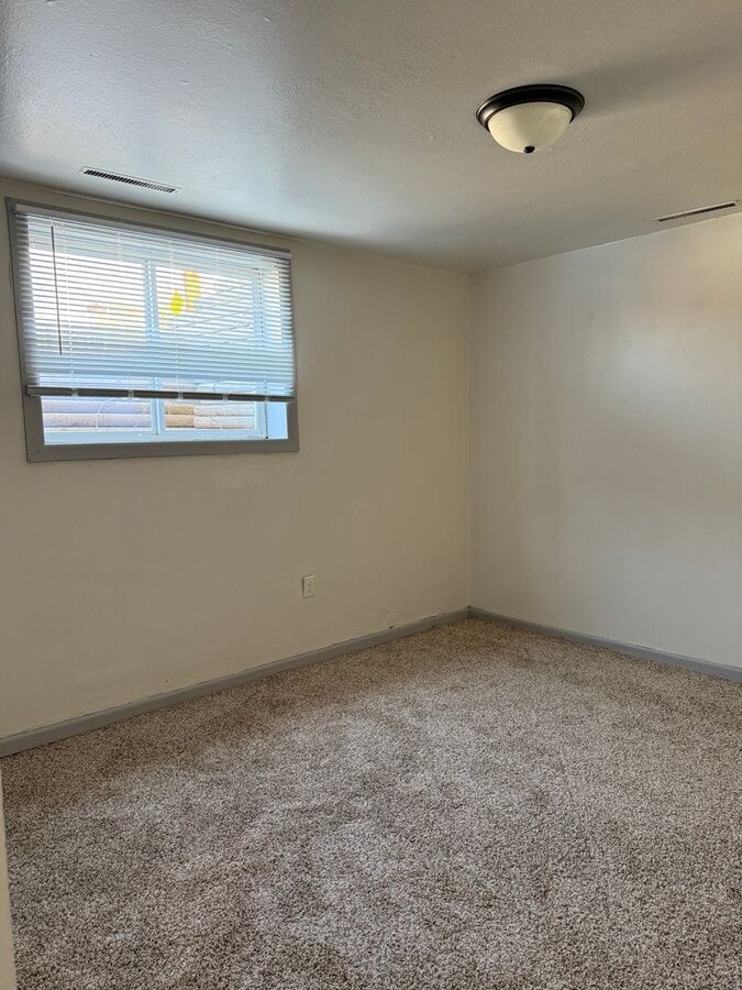 Photo - 505 3rd St NE Unidad Lower