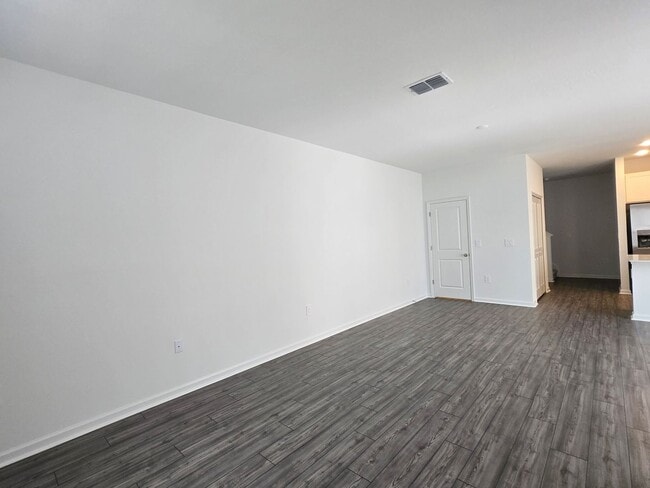 Photo - 3 bedroom 2.5 Bath in Tara Baywood