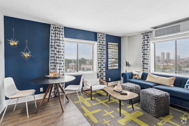 Studio - 562SF - Living Room
