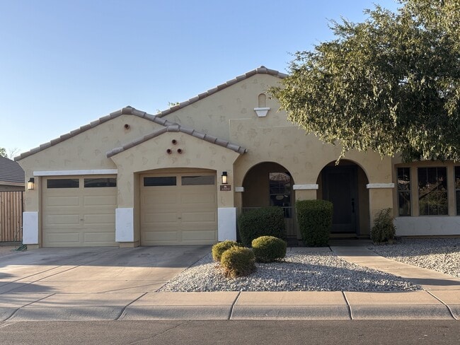 Building Photo - 3570 E Kesler Ln