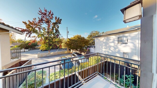 Photo - 883 Broadway