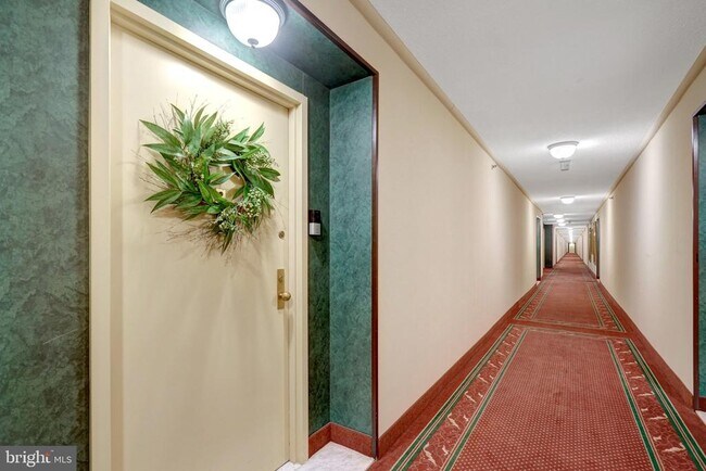 Photo - 3709 S George Mason Dr Unit 415E
