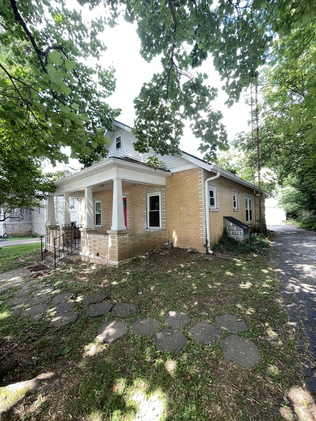 Photo - 1825 Normal St