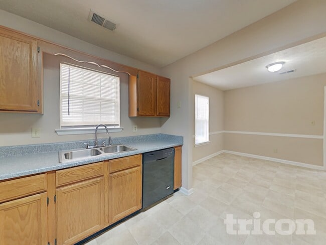 Photo - 5929 Creekside Dr