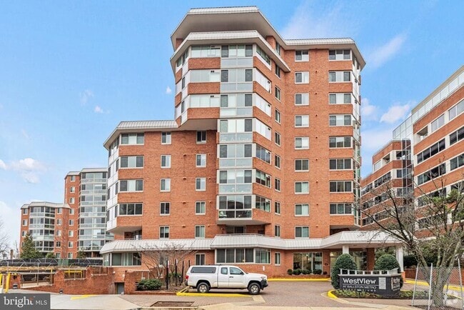 Building Photo - 1001 N Vermont St Unit 105 Rental