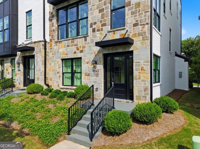 Photo - 2042 Juliette Ave