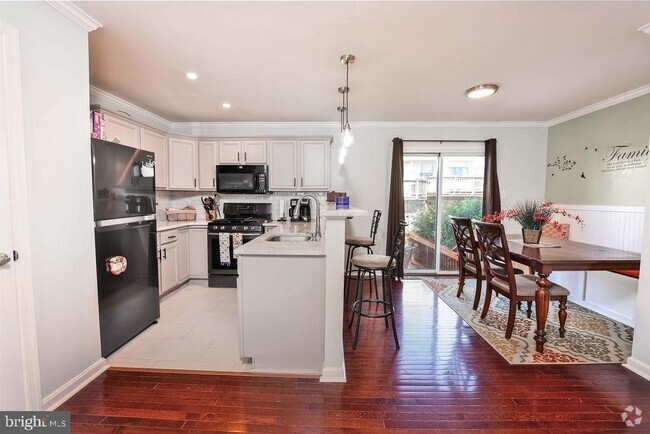 Building Photo - 6116 Kendra Way Unit UL 1 Rental